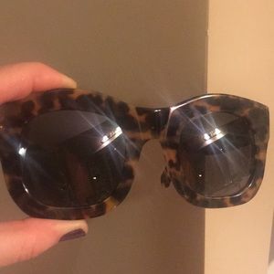 Illesteva tortoise shell sunglasses like new